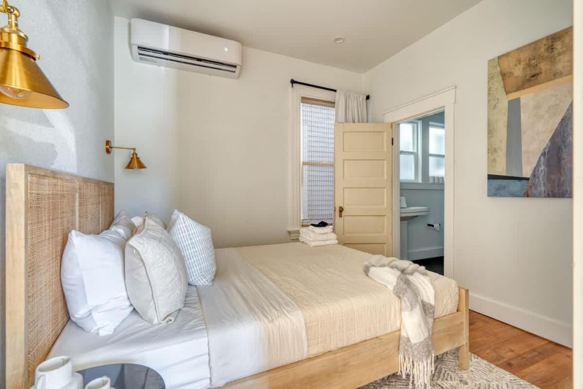 Apartment - The Charmante Suite- Breweries & Boutiques *
