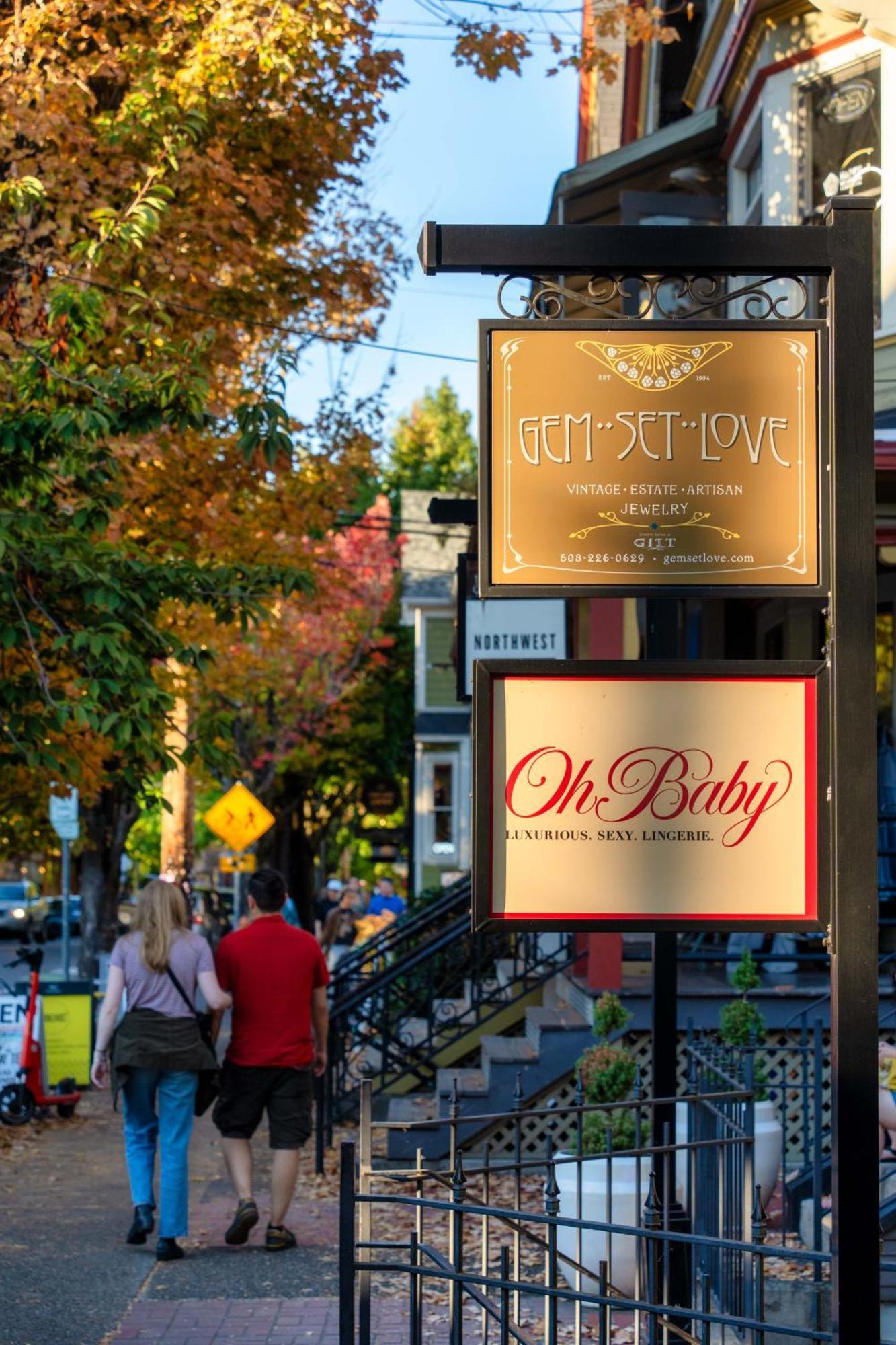 Apartment - The Charmante Suite- Breweries & Boutiques Portland